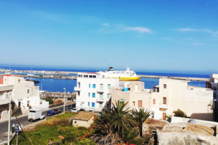 Casa vacanze in centro a Pantelleria con vista sul porto