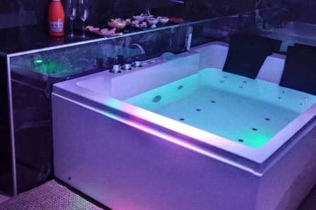 Casa vacanze a Scoglitti con jacuzzi vasca idromassaggio romantica per coppie