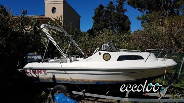 Barca semicabinato Ligny, carrello, motore Yamaha 25/50 €.1800