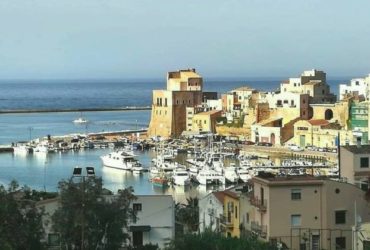 Affittasi casa vacanze a Castellammare del Golfo. €. 20