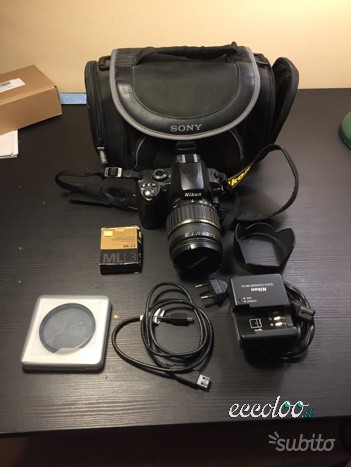 Fotocamera reflex Nikon D60 con accessori. €. 300