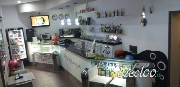 Bar in vendita a Cefalù in zona strategica. €. 90000